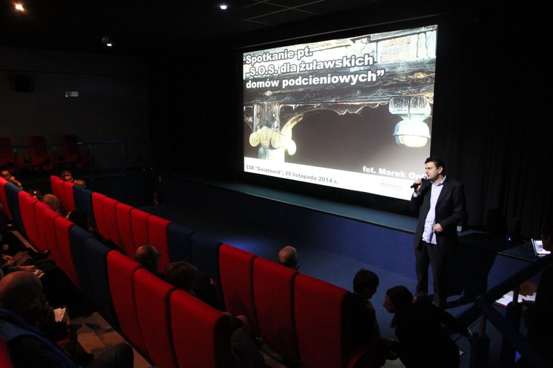 Na zdjęciu Artur Wasielewski, właściciel jednego z domów podcieniowych w Orłowie, niedaleko Nowego Dworu Gdańskiego,