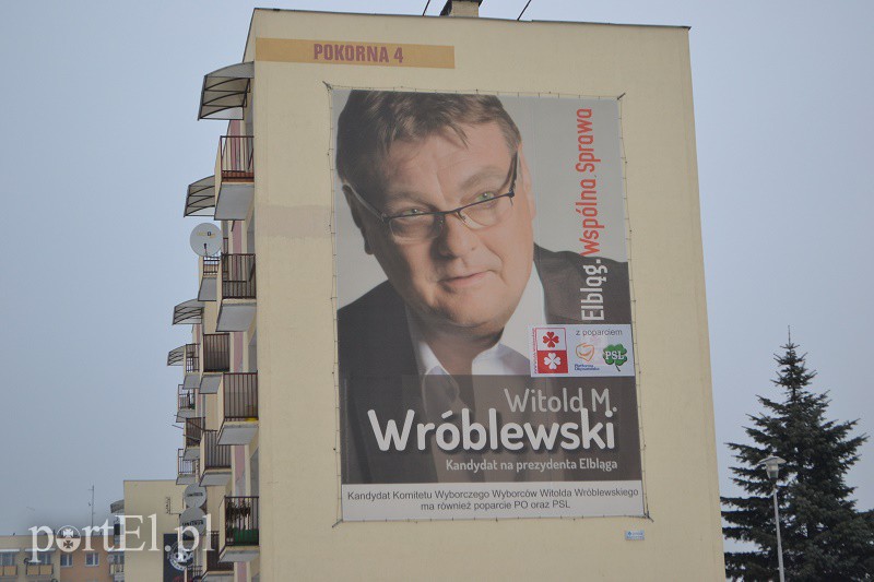 Elbląg, Kandydaci nadal wiszą, choć powinni zniknąć