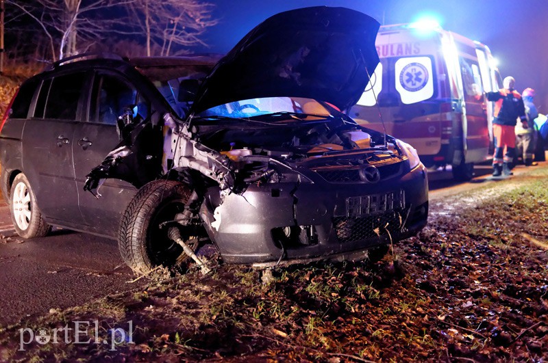 Elbląg, Wypadek w Dąbrowie: jedna osoba ranna Elbląg, Wypadek w Dąbrowie: jedna osoba ranna