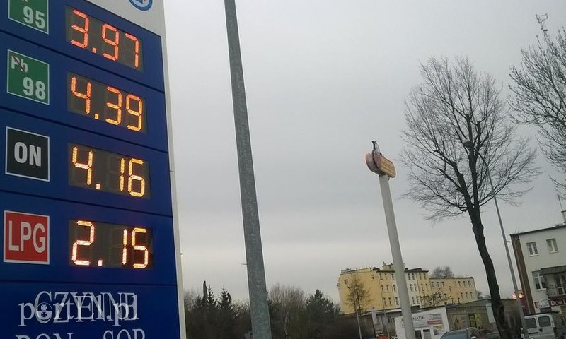 Elbląg, Paliwo poniżej 4 złotych