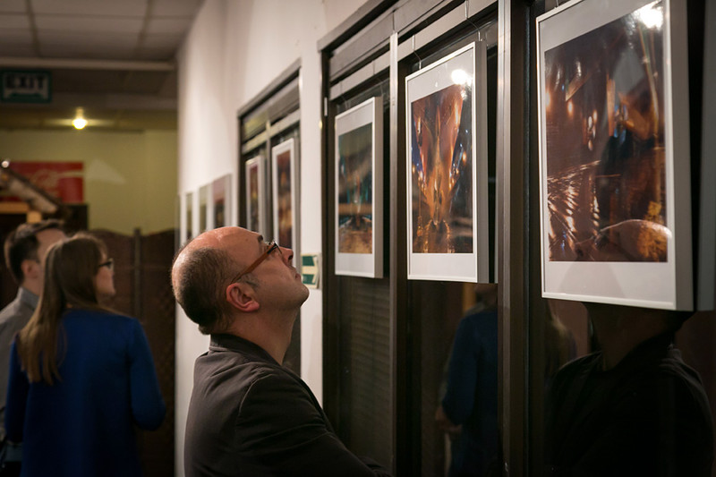 Elbląg, A na zdjęciach - stocznia nocą