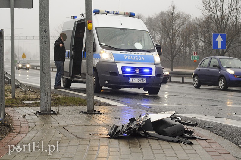 Elbląg, Ciężarówką wjechał w dwa auta