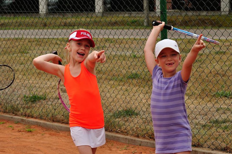 Spędź czas aktywnie - Wakacje z rakietą w Szkole Tenisa& Squash Score
