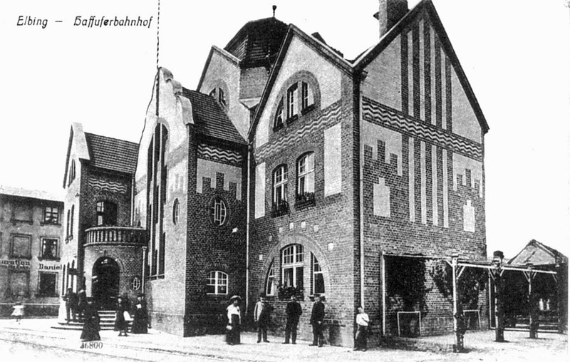 Elbląg, Budynek dawnego dworca Elbląg Miasto przed przebudową (fot, archiwum autora) Elbląg, Budynek dawnego dworca Elbląg Miasto przed przebudową (fot, archiwum autora)