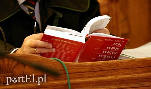 Elbląg, 40-letni Krzysztof L., za śmiertelne pobicie kolegi, dobrowolnie poddał się karze 3 lat i 6 miesięcy więzienia Elbląg, 40-letni Krzysztof L., za śmiertelne pobicie kolegi, dobrowolnie poddał się karze 3 lat i 6 miesięcy więzienia