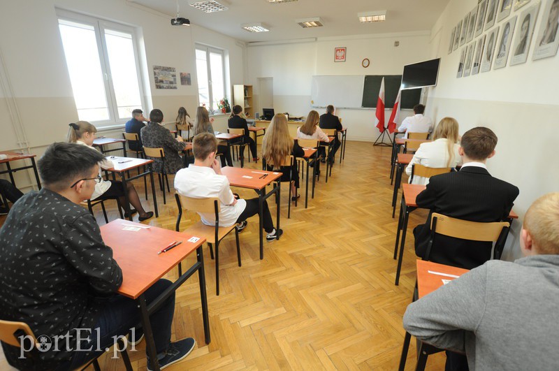 Elbląg, Gimnazjaliści nie siadają gdzie chcą - od tego jest specjalna lista, dodatkowo w tym roku muszą losować numer stolika