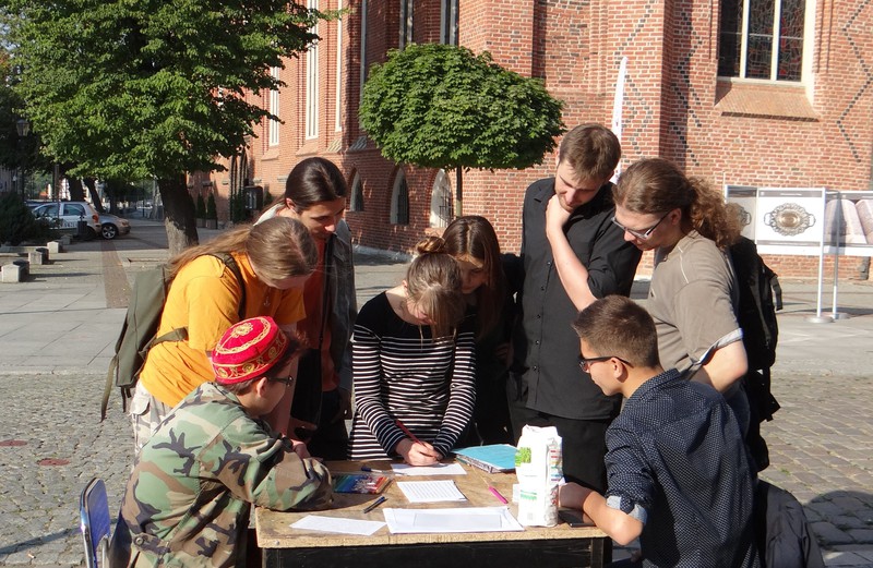 Z dala od klawiatury, a bliżej kultury