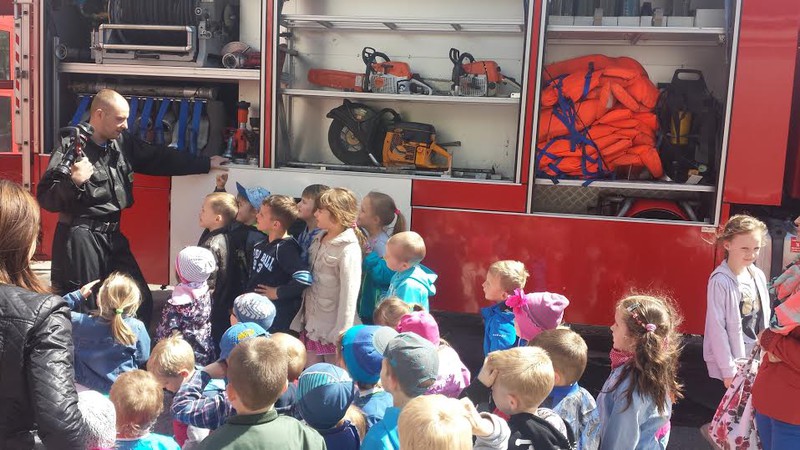 Elbląg, Dzieci z Przedszkola nr 5 z wizytą u strażaków
