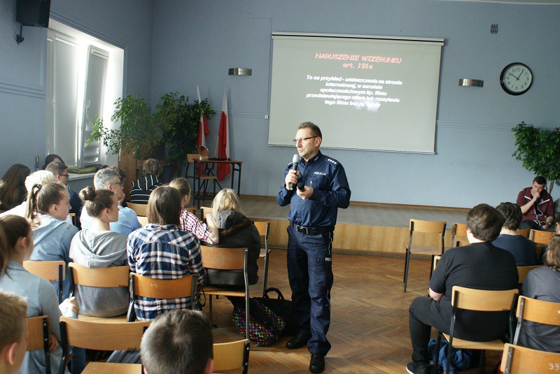 Elbląg, Gimnazjaliści na scenie – występy i edukacja