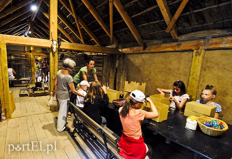 Elbląg, Zajęcia odbywają się m.in. wikińskiej chacie