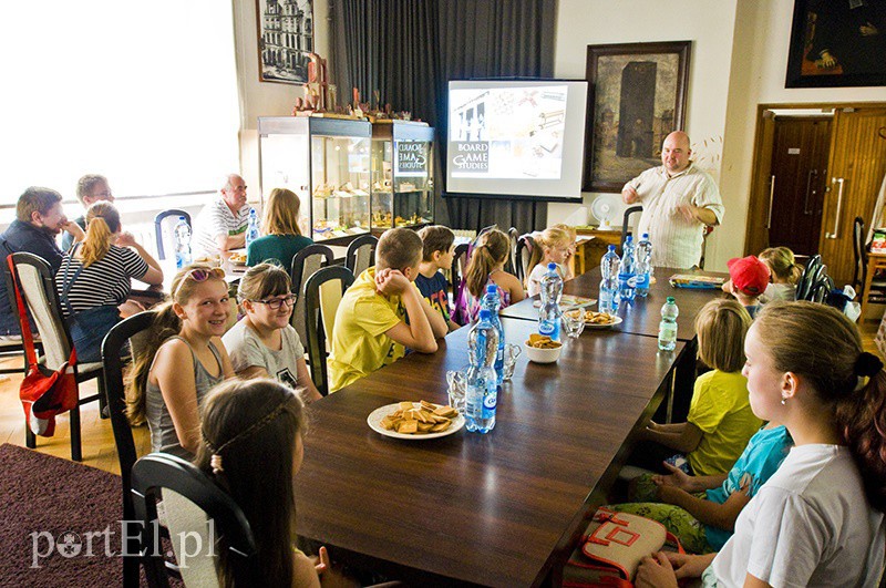 Elbląg, Na pierwszych zajęciach uczestnicy zajęć poznawali historię gier planszowych