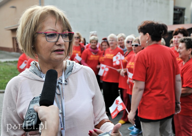 Elbląg, W spotkaniu wzięła udział m.in. Jadwiga Król, która w ubiegłym roku odebrała w Warszawie prestiżową nagrodę „Okulary równości 2014” przyznawaną przez Fundację im. Izabeli Jarugi – Nowackiej