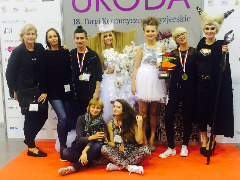 Elbląg, Uczniowie ZSIŚiU z Pucharem Przechodnim dla Najlepszej Szkoły