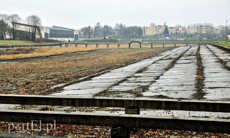 Elbląg, Basen przy ul. Spacerowej został zamknięty trzy lata temu Elbląg, Basen przy ul. Spacerowej został zamknięty trzy lata temu