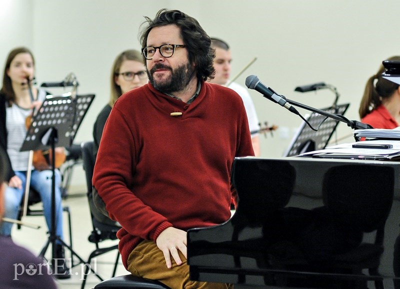 Elbląg, Grzegorz Turnau i EOK dzisiaj w Ratuszu Staromiejskim mieli próbę przed wtorkowym koncertem