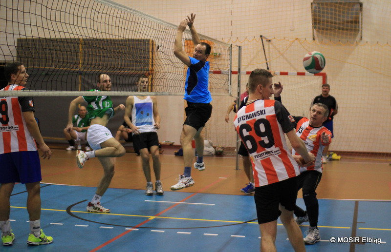 Elbląg, Siatkarska liga MOSiR już po pierwszej rundzie Elbląg, Siatkarska liga MOSiR już po pierwszej rundzie