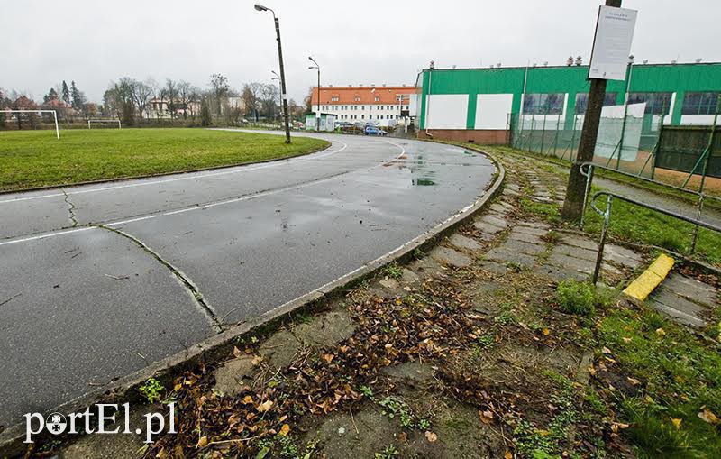 Elbląg, Inwestycja bez przejścia