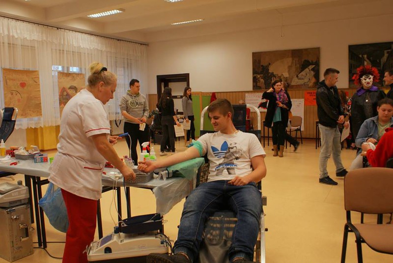 Elbląg, Wampiriada w "gastronomiku"