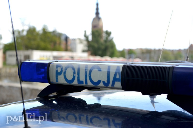 Elbląg, Wtargnął z wózkiem pod nadjeżdżający samochód. Wracał z imienin, miał 2,5 promila