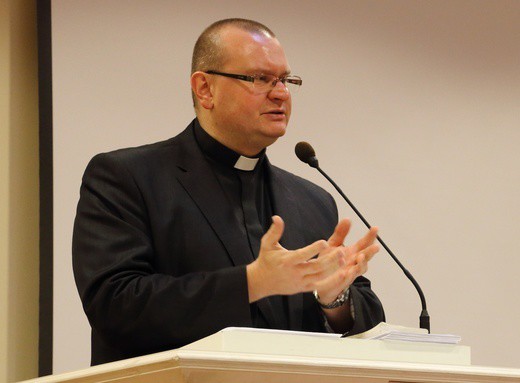 Elbląg, Co do godziny śmierci Jezusa to raczej nie ma wątpliwości. Wszyscy ewangeliści mówią o „godzinie dziewiątej” – a zatem o „naszej piętnastej” - mówi ks. Zbigniew Grochowsk Elbląg, Co do godziny śmierci Jezusa to raczej nie ma wątpliwości. Wszyscy ewangeliści mówią o „godzinie dziewiątej” – a zatem o „naszej piętnastej” - mówi ks. Zbigniew Grochowsk