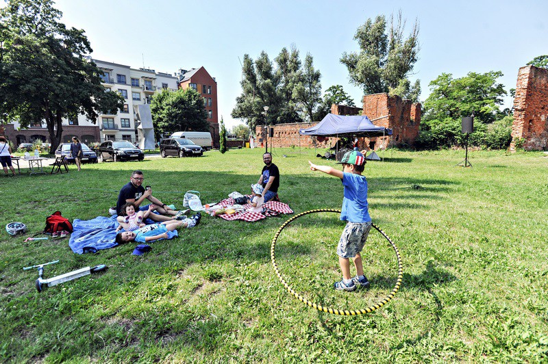 Elbląg, Śniadanie na trawie? Czemu nie! Elbląg, Śniadanie na trawie? Czemu nie!