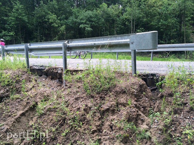Elbląg, Czytelnik wysłał nam zdjęcie podmytej przez deszcz trasy rowerowej