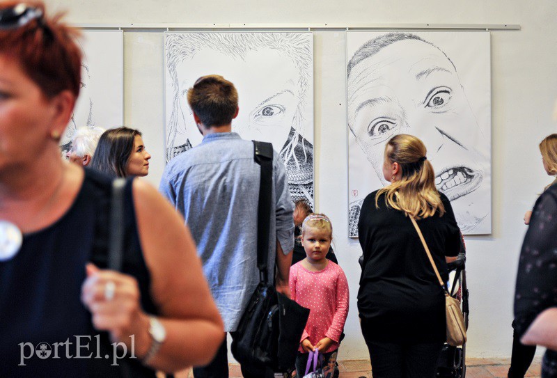 Elbląg, Na prace Jarka Polańskiego składają się odbicia ... pieczątek Elbląg, Na prace Jarka Polańskiego składają się odbicia ... pieczątek
