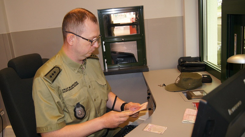 Elbląg, Przedłużyli sobie wakacje, szybko do Polski nie wjadą