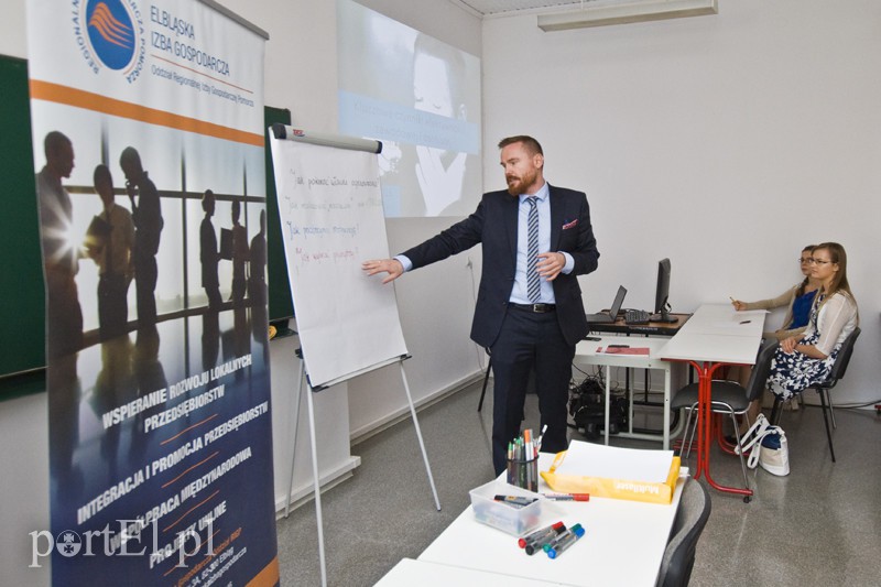 Elbląg, Krzysztof Ciuła mówił o narzędziach, które mogą pomóc w osiągnięciu sukcesu