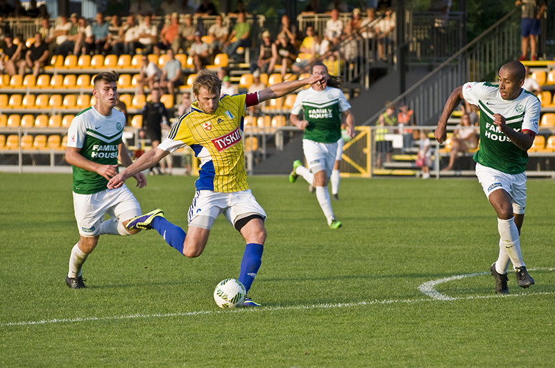 Elbląg, Olimpia gromi Wartę 6:1 Elbląg, Olimpia gromi Wartę 6:1