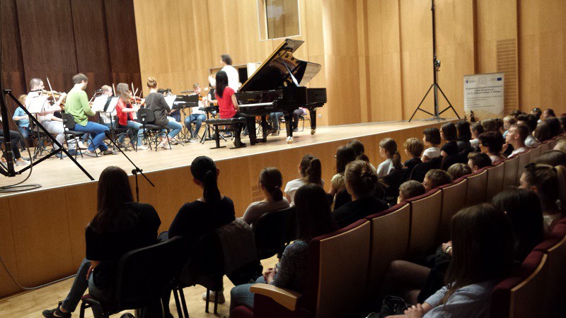 Elbląg, W trosce o nowych melomanów