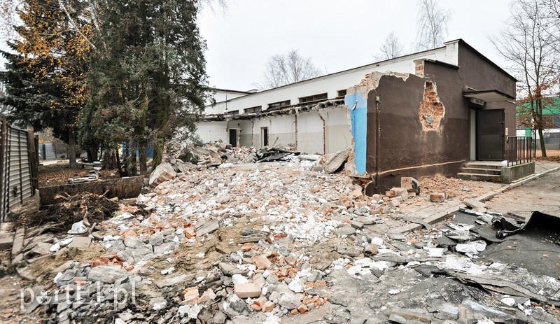 Elbląg, Robotnicy rozpoczęli wyburzanie części budynku Elbląg, Robotnicy rozpoczęli wyburzanie części budynku