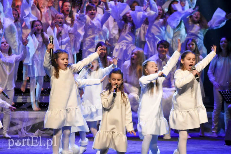 Elbląg, Młodzi wokaliści z Elbląga i Głogowa ramię w ramię, głos w głos prezentowali się na scenie elbląskiego teatru