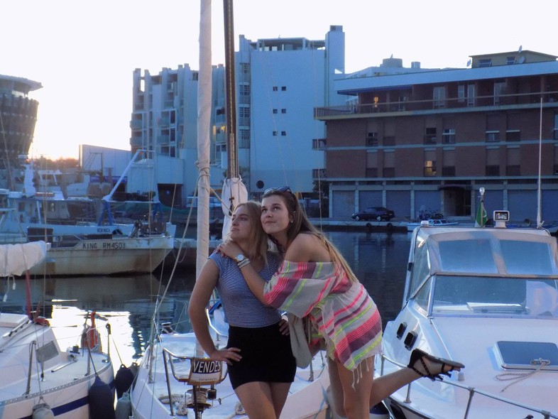 Elbląg, Miesiąc w Rimini