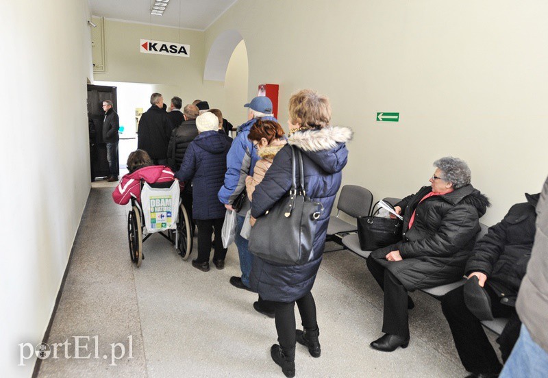 Elbląg, Kasa ratusza przeżywa oblężenie