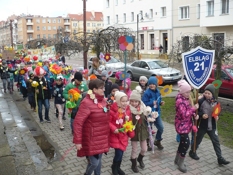 Elbląg, Uczniowie SP 21 powitali wiosnę
