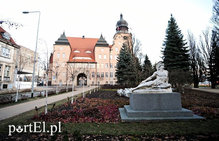 Elbląg, Za mało pieniędzy na sprzątanie urzędu