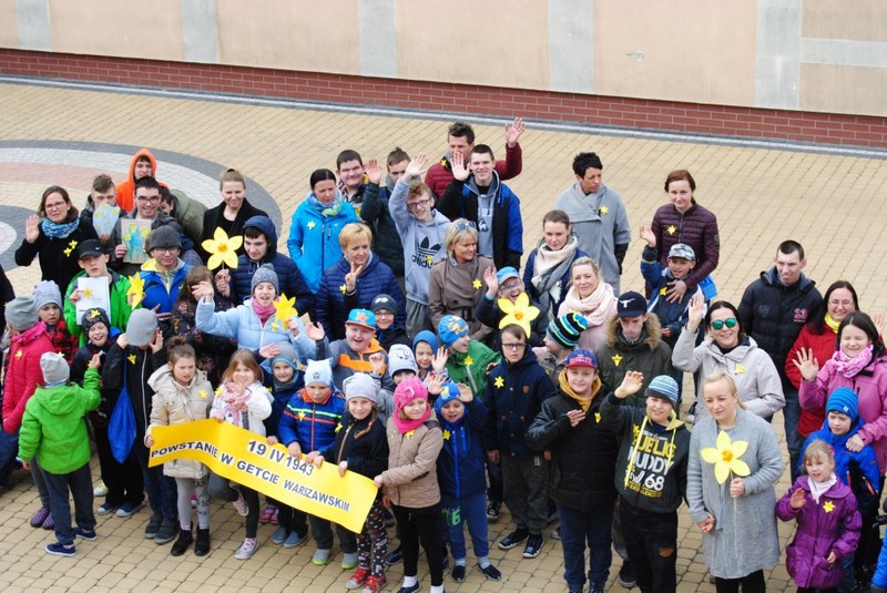 Elbląg, Żonkile na znak pamięci