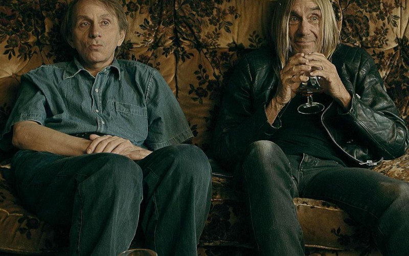 Elbląg, Kadr z filmu "Przeżyć: Metoda Houellebecqa" (mat. prasowe dystrybutora) Elbląg, Kadr z filmu "Przeżyć: Metoda Houellebecqa" (mat. prasowe dystrybutora)