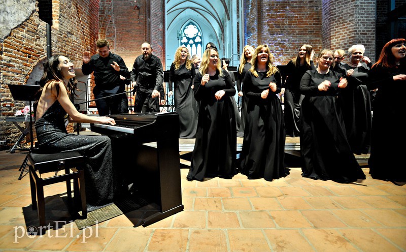 Elbląg, Agata Steczkowska i tańcząca Cantata