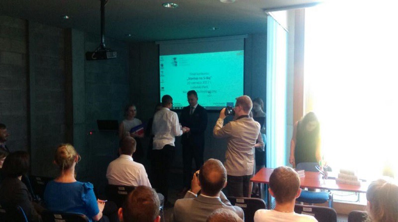 Elbląg, Uczniowie I LO z biznesem na piątkę