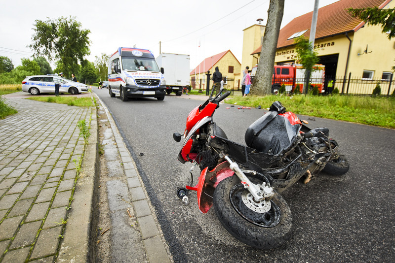 Elbląg, Skuterem uderzyła w samochód dostawczy