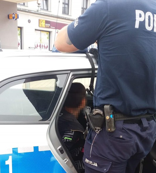 Elbląg, Policjant po służbie zatrzymał sklepowego złodzieja Elbląg, Policjant po służbie zatrzymał sklepowego złodzieja