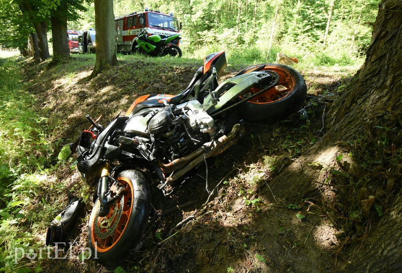 Elbląg, Uderzył w auto, którym jechał poszukiwany przez policję