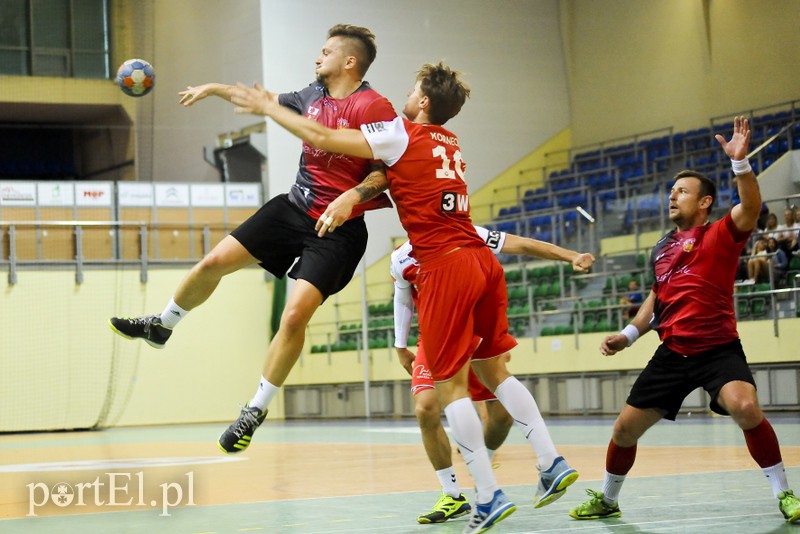 Elbląg, Pierwszy sparing na plus