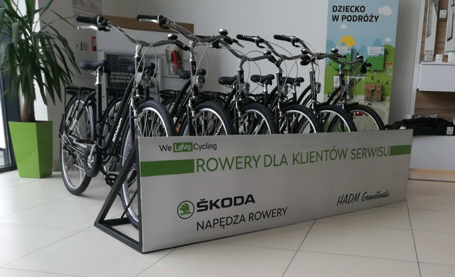 Elbląg, HADM Gramatowski – Rowery, wędki a nawet kajaki w salonie SKODY