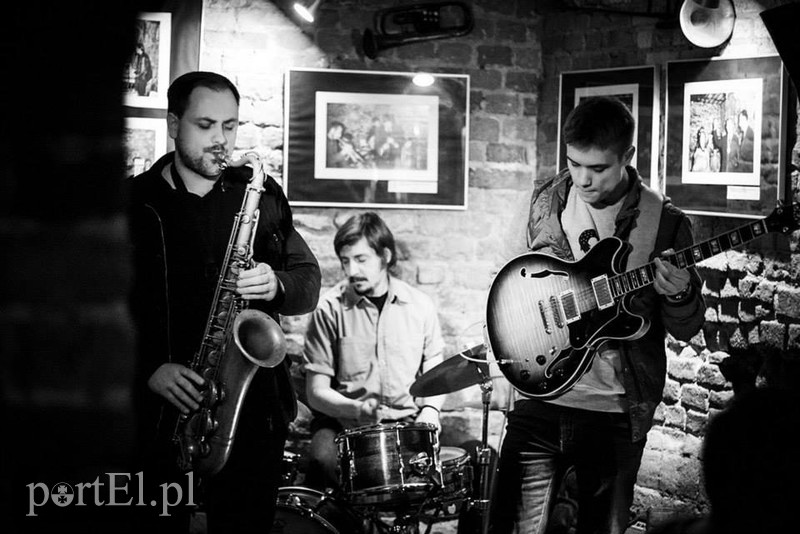 Elbląg, Jedna z sesji w Krypcie; pierwszy z lewej Michał J. Ciesielski