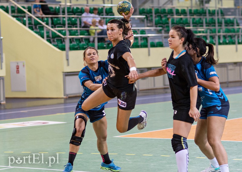 Elbląg, Pewna wygrana piłkarek Startu