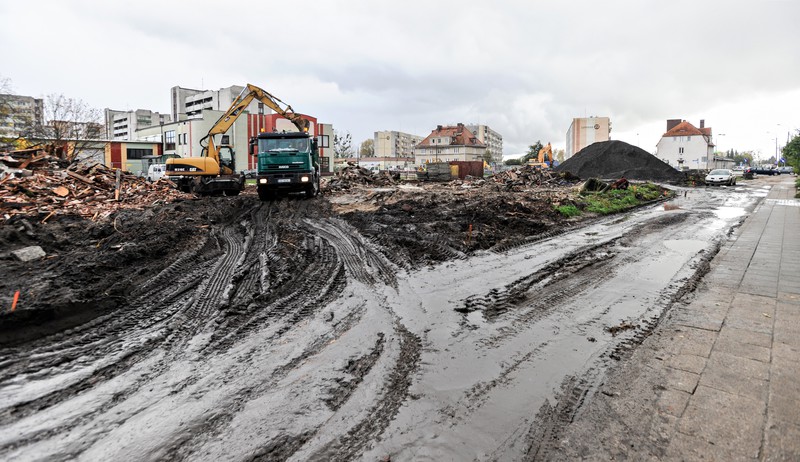 Elbląg, Mieszkają na budowie i mają tego dość