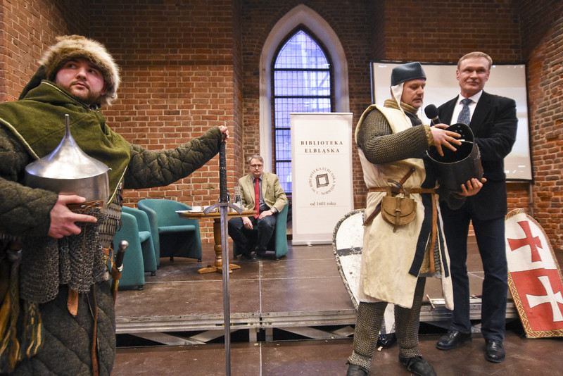 Elbląg, Podczas spotkania zaprezentowano elementy uzbrojenia rycerzy